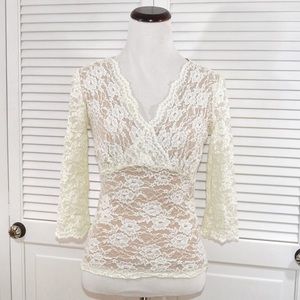 CAbi Lace 3/4 Quarter Sleeve Top. Size S
